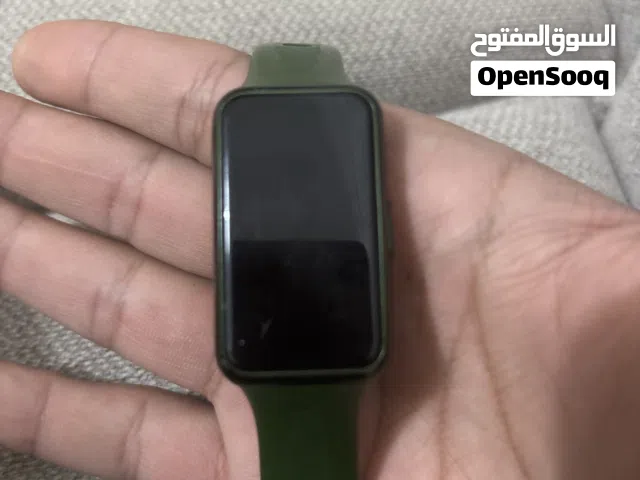 ساعه هواوي ضد المآي و صارلها ثلاث سنين معاي و نظيفههههه و تشحنها ساعه تقعد سبوع ونص سبوعين و تشبك
