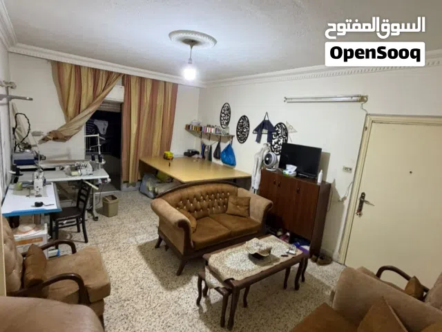 طقم كنب وطاولات وسط السعر 120 الموقع جبل الحسين  للتواصل ...الرقم بالوصف