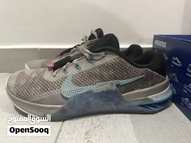Nike/Under Armour