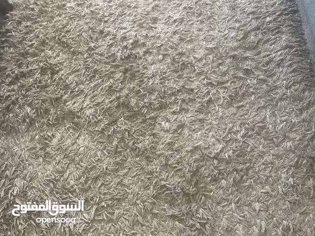 سجاد حجم وسط للبيع
