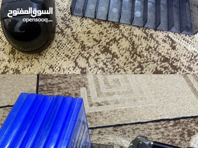 PS4 gears charger and cds stand