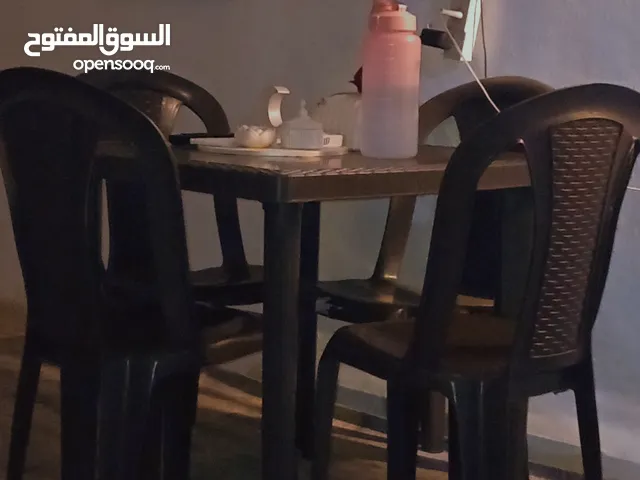 طاوله سفره مع اربع كراسي