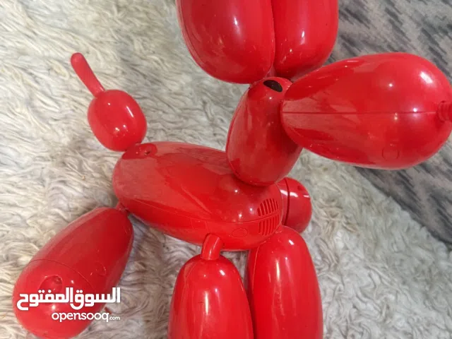 للبيع: روبوت "سكوكي" التفاعلي (Squeakee The Balloon Dog)