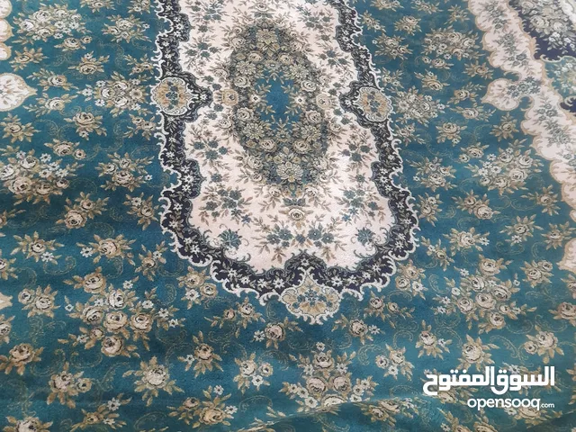 سجادة صوف بحاله جيدة جدا 2ونصف ب 3 ونصف