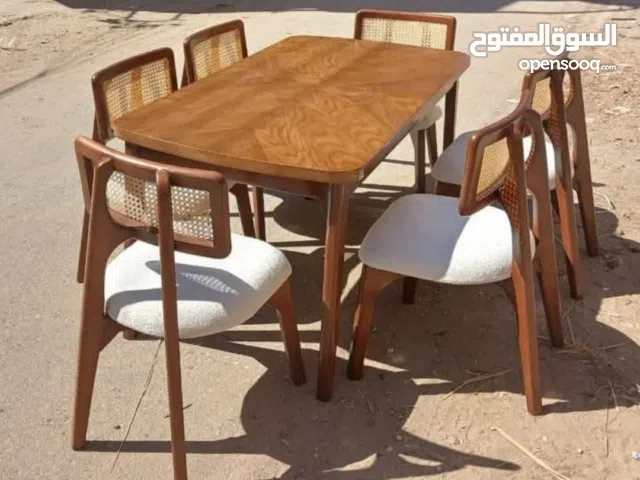 سفرة طعام أنيقة بتصميم عصري وخامات قوية تضيف فخامة وراحة لكل عزومة واستخدام يومي