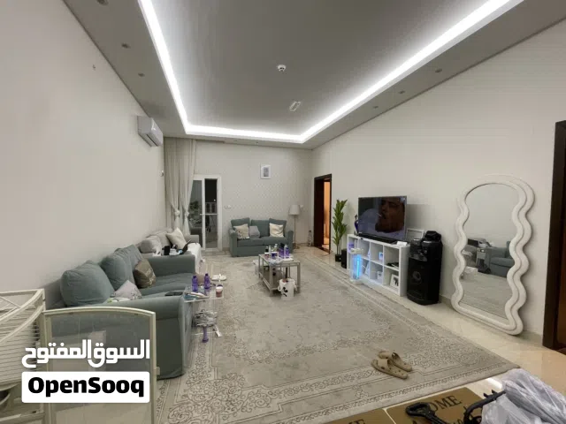 شقة في الخيسة ثاني ساكن نظيفة و واسعه