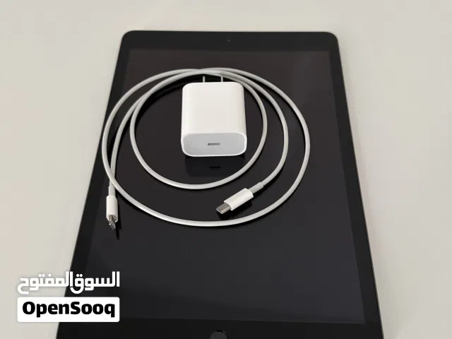 Ipad 8th, 128GB, 90% new with new original charger and cable. 5 years usage and battery health 80%.