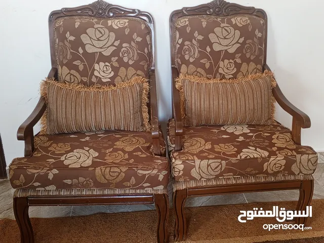 كنب وطاولات