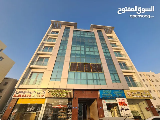 للإيجار شقه بالخوض السادسة غرفة وصالة ودورتين مياه ومطبخ 150 ريال   Flat for rent in Al Khouad 6
