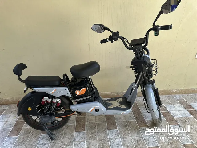 دراجة شحن كلش نضيفة