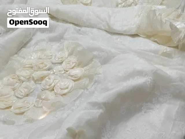 مفرش سرير عرايسي فخم ثقيل غير مستعمل