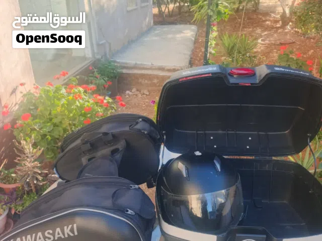 صندوق دراجه ناريه او سكوتر وشناتي جنب