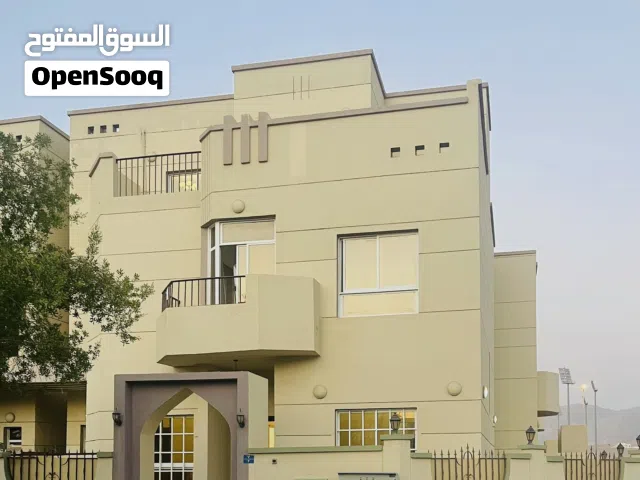 غرفة ودورة مياه خاصة في العذيبة والأنصب للعوائل أو النساء