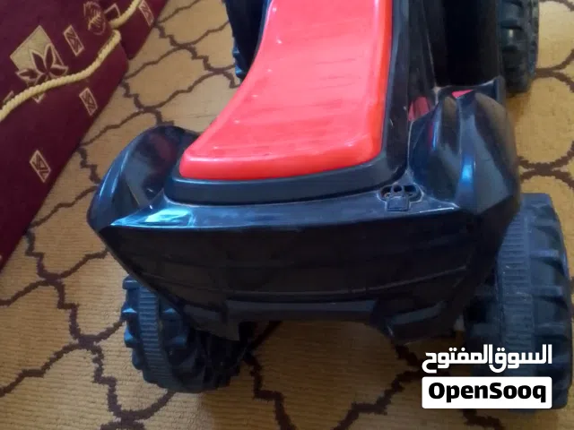 سيارة اطفال