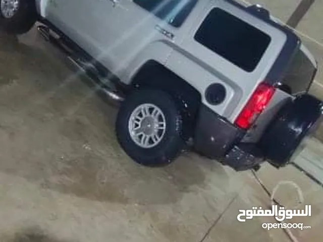 Used Hummer H3 in Benghazi