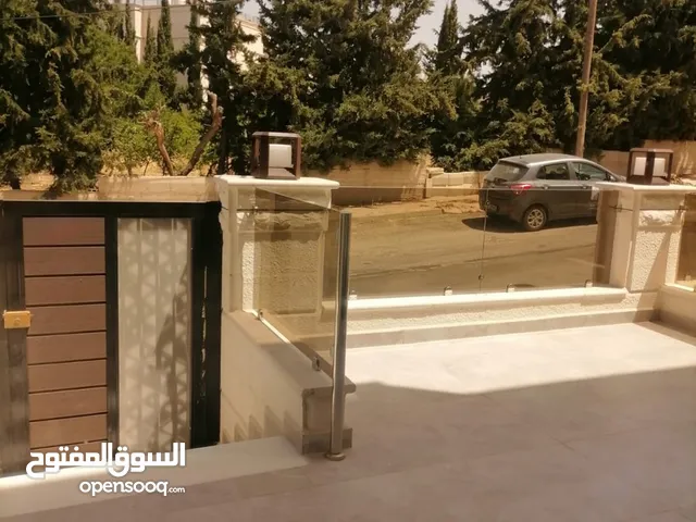 شقة أرضية فاخرة للبيع في الكرسي - قرب المخابرات 205م مع ترس امامي تشطيب سوبر ديلوكس لم تسكن