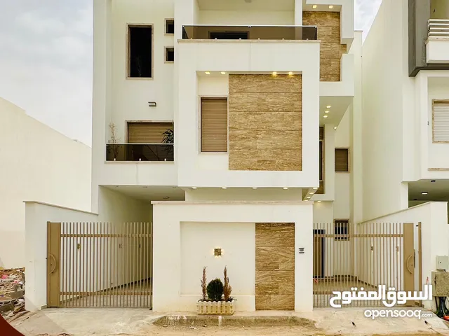 225m2 3 Bedrooms Apartments for Sale in Tripoli Al-Serraj