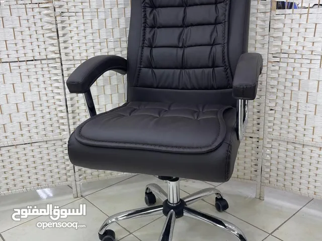 كراسي مكتبية دوارة وثابتة – مريحة وأنيقة بأسعار مميزة