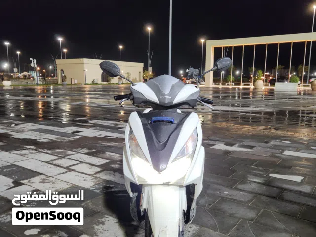 السلام عليكم هوندا قرازيا125ccأصلية موديل2019موطو ربي يبارك