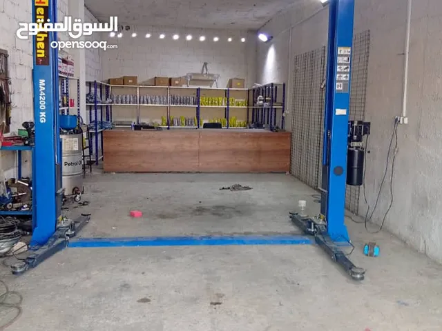 ورشه للبيع عتبه او بضاعه مكانها الكريميه بالقرب من شارع السامبا علي الريسي ايجار ورشه 1500د
