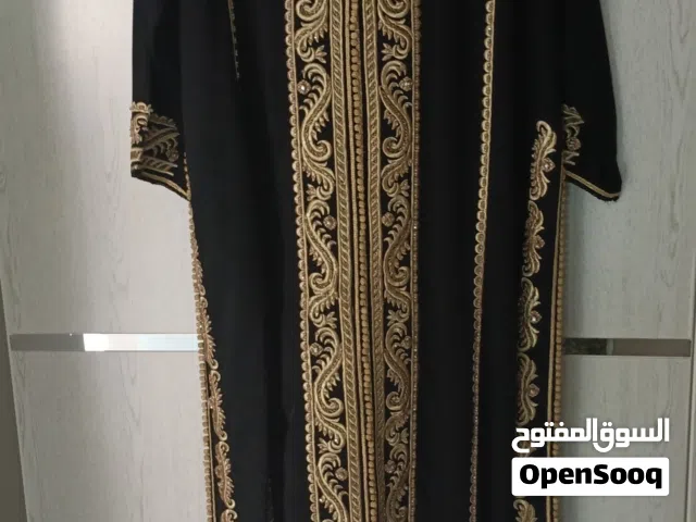 قفطان مغربي أسود  قفطان من قطعتين برغندي