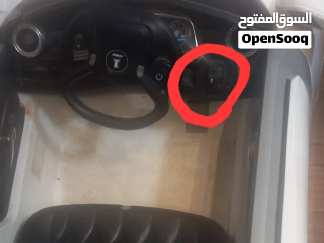 سياره شحن أطفال للبيع فيها مشكله بالشحن بدها تزبيط سلك فقط للبيع موجوده بيت في عمان جبل نصر بسعر 55د