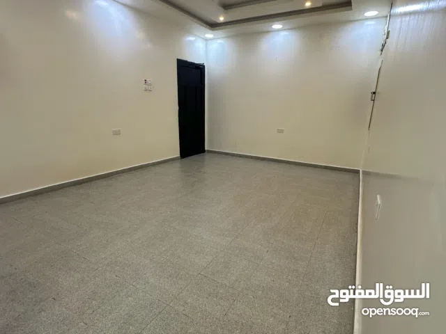 شقه للايجار في مدينة حمد الدوار التاسع شامل الكهرباء