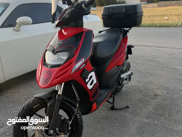 سكوتر أبريليا موديل 2021 للبيع استعمال بسيط وشخصي ما اشتغل ع طلبات