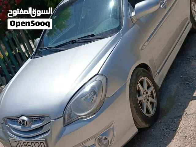 2010 هيونداي فيرنا Standard