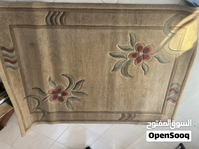 سجاد مستعمل بحالة جيدة ذات جودة