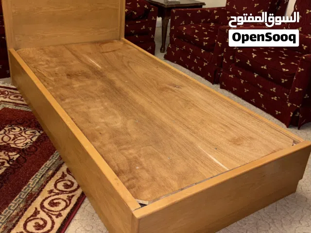 تخت خشب زان تفصيل بحاله الوكاله استعمال خفيف جداً