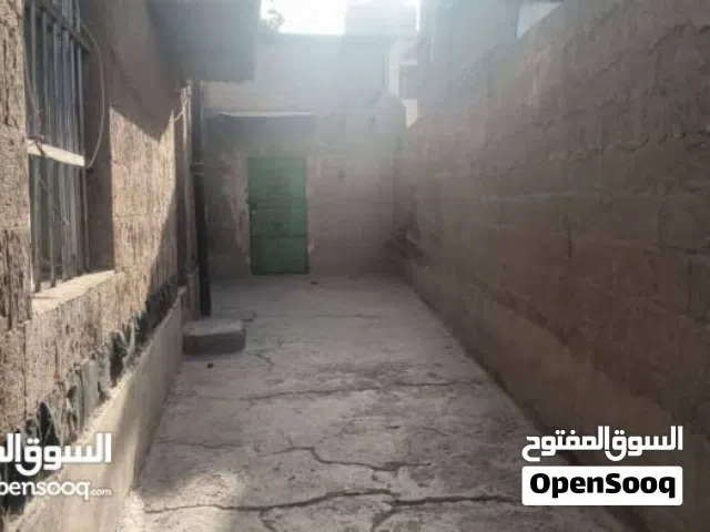 فلة في 9 لبن حر شارع 16 متر شرقي الحصبة شارع مازدا تجارية