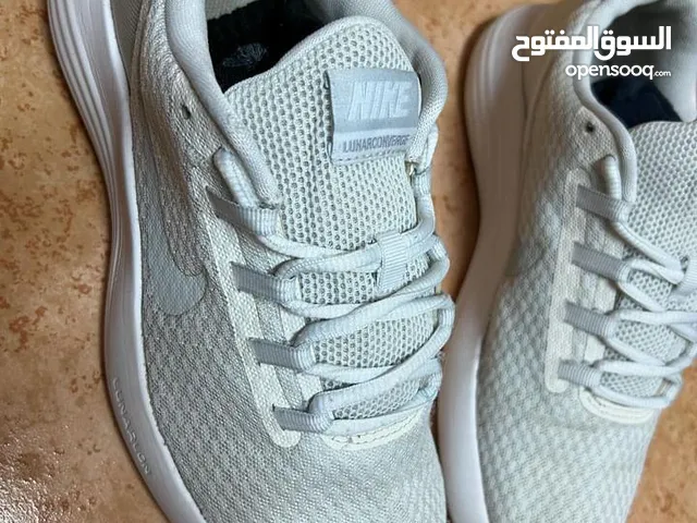 42 Sport Shoes in Amman