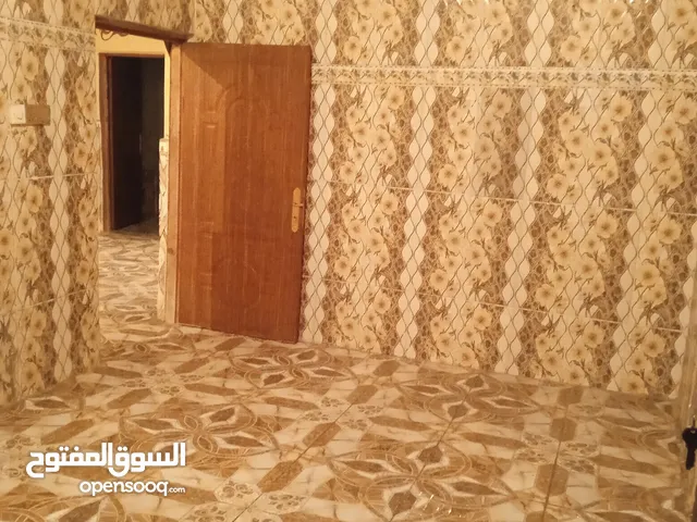 170 m2 2 Bedrooms Townhouse for Rent in Basra Al-Jazzera