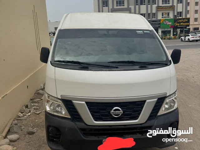 باص نيسان للبيع بسعر مغري