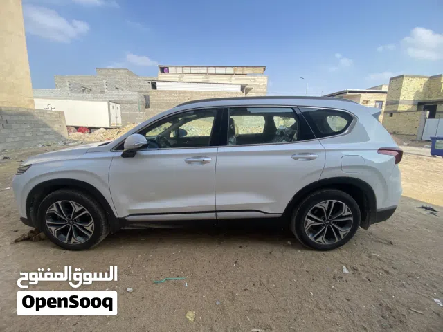 Used Hyundai Santa Fe in Basra