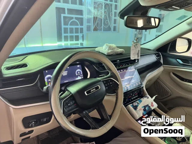 2021 جيب جراند شيروكى L Limited 4X2