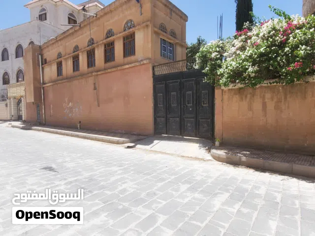 170 m2 5 Bedrooms Townhouse for Rent in Sana'a Bayt Baws