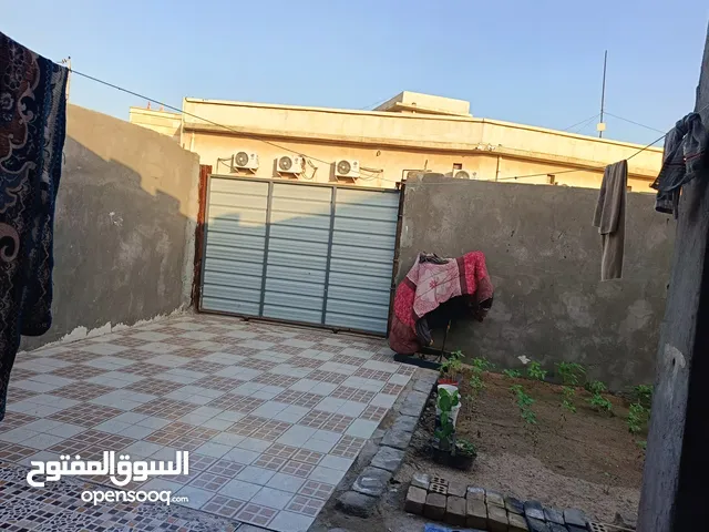240 m2 2 Bedrooms Townhouse for Sale in Basra Abu Al-Khaseeb