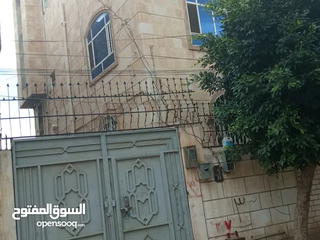 4m2 4 Bedrooms Townhouse for Sale in Sana'a Bayt Baws