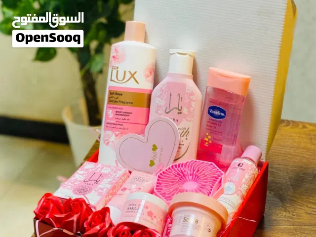 هدايا راس السنة الميلادية   بعدنا بسلسلة كليوم بوكس بلون مختلف  واليوم اللون وردي حسب طلبكم