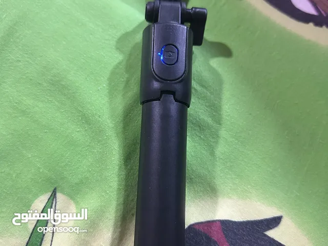 عصاة سيلفي للتصوير تعمل عن طريق البلوتوث تصل الى طول اكثر من متر