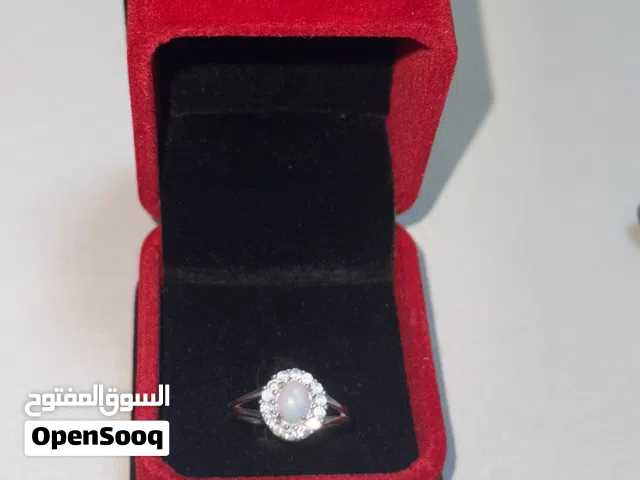 925 Sterling Silver Opal Halo Ring with Box خاتم فضه استرليني 925 ناعم مع حجر اوبال و علبة فاخرة