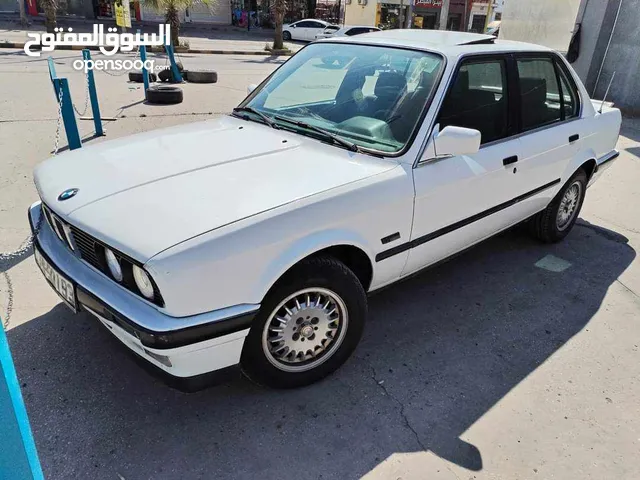 BMW E30 1988