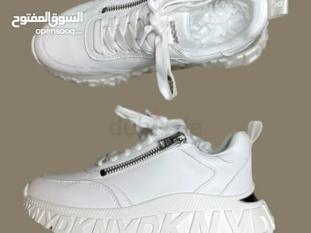 DKNY Lakelyn Platform Sneakers – Brand New, Size 8 (White)