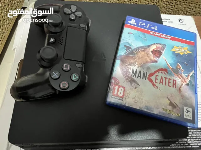 للبيع PlayStation 4 مستعمل بحالة جيدة