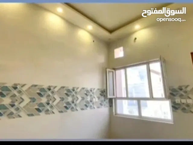 125 m2 2 Bedrooms Apartments for Rent in Basra Baradi'yah