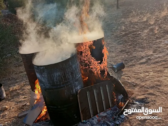 عزل الاسطح بالزفتة الساخنة والرولات وجميع انواع العزل وصيانة الشوارع وخلط اسفلت عزل ابو علي تزفيت