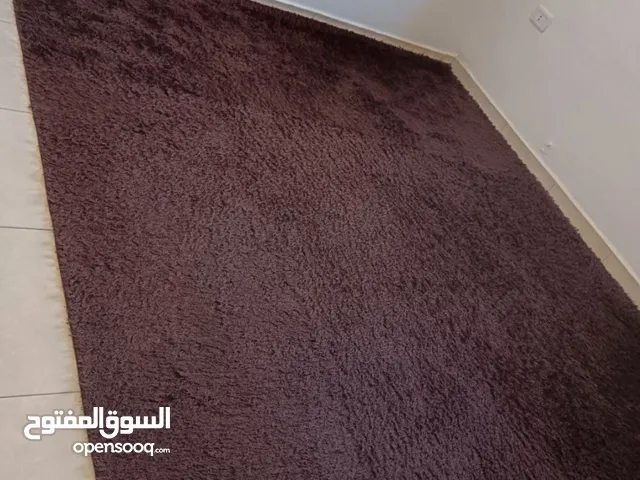 سجاد للبيع بحالة جيدة جدا و نظيف