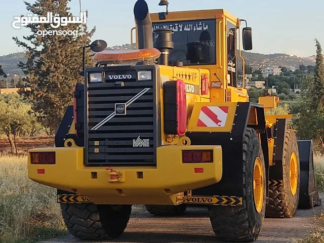 جرافه فولفو للبيع